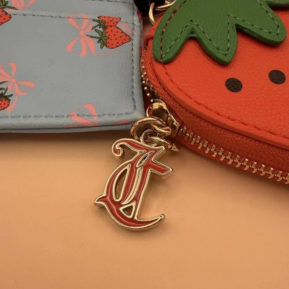 Juicy Couture Sweet Strawberry Zip Card Case Wristlet Blue‎ 13JCE3BMX-SPB NEW